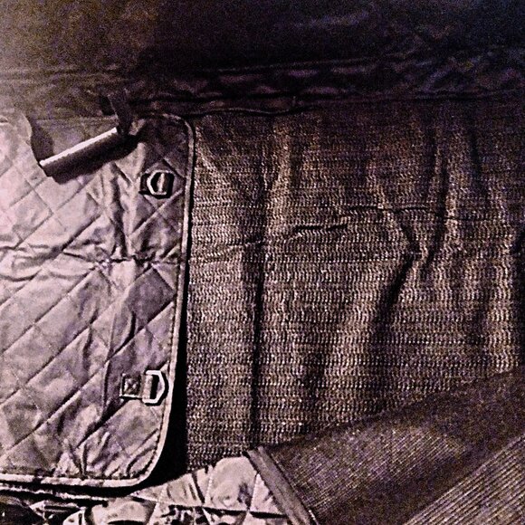 Dog Backseat Cover (Car/Truck/SUV) Hammock Style, Zip Ends, 2 Safety Belts ~ NEW - Picture 13 of 15